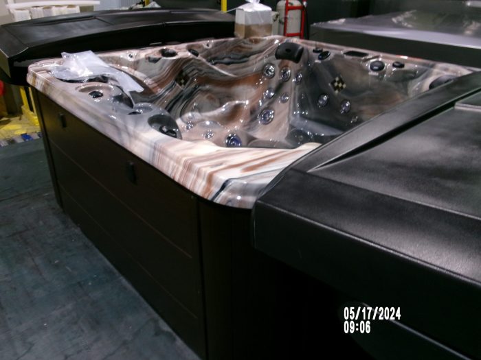 Catalina Luxury Carlton - Image 3